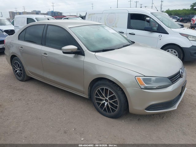 45434892 :رقم المزاد ، 3VWD07AJ4EM225718 vin ، 2014 Volkswagen Jetta 1.8t Se مزاد بيع