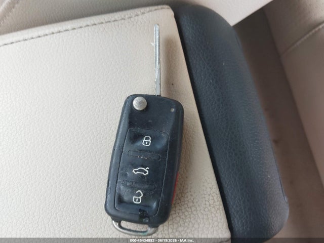 45434892 :رقم المزاد ، 3VWD07AJ4EM225718 vin ، 2014 Volkswagen Jetta 1.8t Se مزاد بيع
