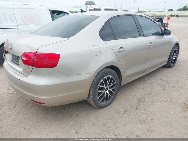 45434892 :رقم المزاد ، 3VWD07AJ4EM225718 vin ، 2014 Volkswagen Jetta 1.8t Se مزاد بيع