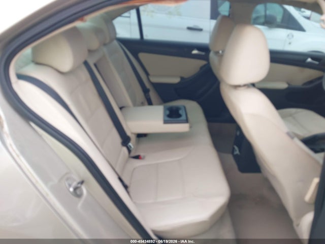 45434892 :رقم المزاد ، 3VWD07AJ4EM225718 vin ، 2014 Volkswagen Jetta 1.8t Se مزاد بيع