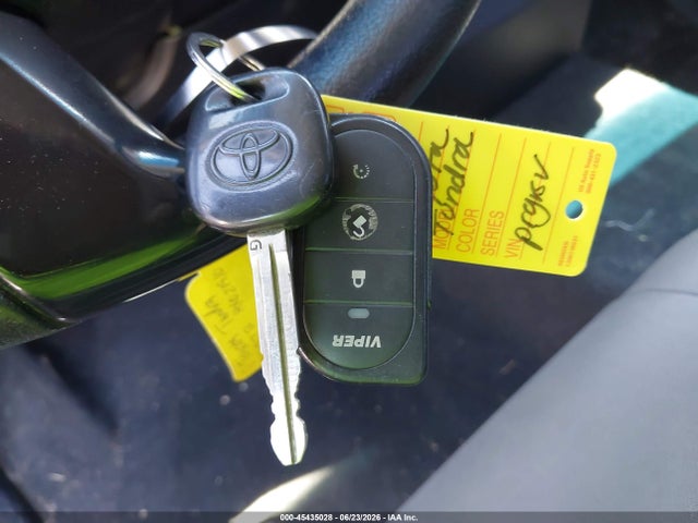 Продаж на аукціоні авто 2017 Toyota Tundra Sr 5.7l V8, vin: 5TFCY5F12HX021910, номер лоту: 45435028