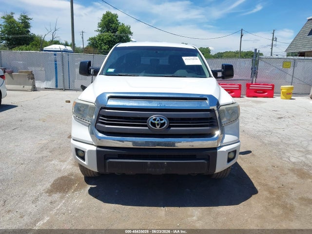 Продаж на аукціоні авто 2017 Toyota Tundra Sr 5.7l V8, vin: 5TFCY5F12HX021910, номер лоту: 45435028