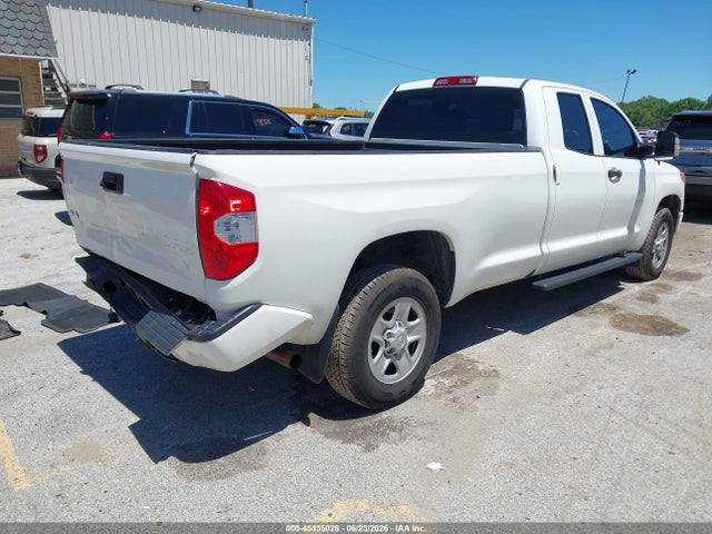 Продаж на аукціоні авто 2017 Toyota Tundra Sr 5.7l V8, vin: 5TFCY5F12HX021910, номер лоту: 45435028