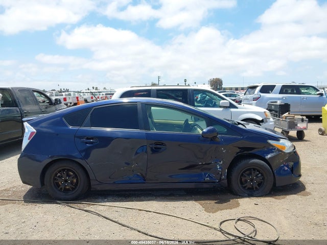 Toyota Prius Three 2015 JTDKN3DUXF0436758 Image 13
