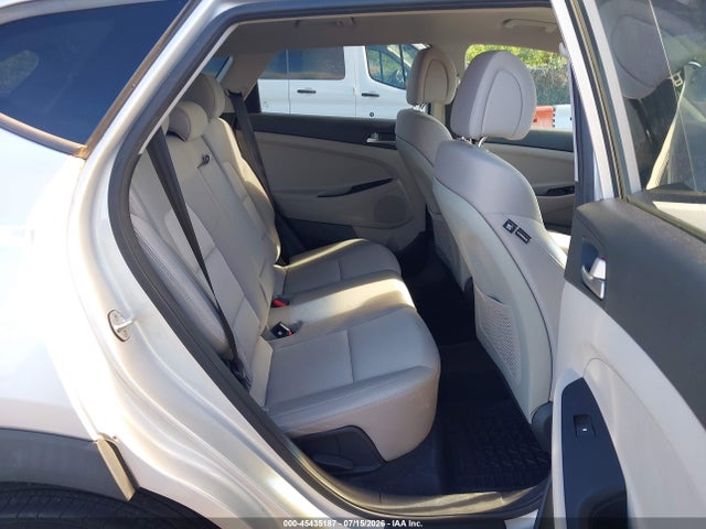 Продаж на аукціоні авто 2018 Hyundai Tucson Se, vin: KM8J23A41JU700570, номер лоту: 45435187