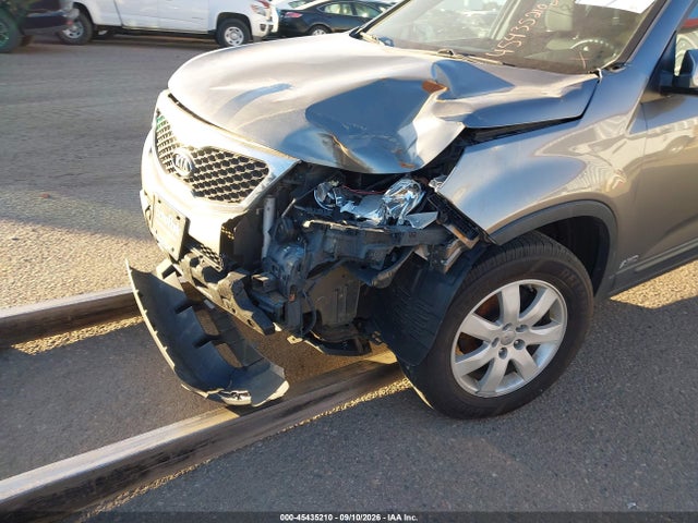 45435210 :رقم المزاد ، 5XYKTDA29DG376428 vin ، 2013 Kia Sorento Lx V6 مزاد بيع