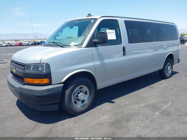 Chevrolet Express 3500 Ls 2018 1GAZGNFG4J1273287 Image 2