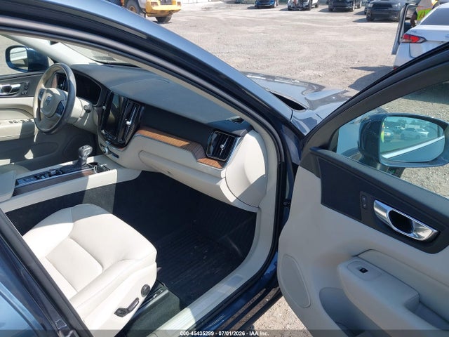 YV4102RK3M1813513 Volvo Xc60 T5 Momentum