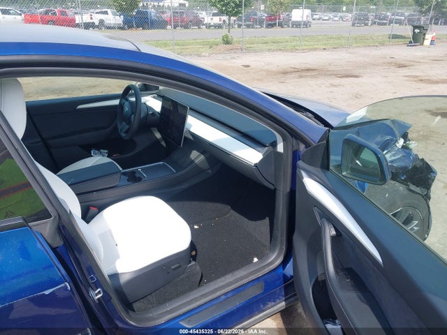 Продаж на аукціоні авто 2024 Tesla Model Y Long Range Dual Motor All-wheel Drive, vin: 7SAYGAEEXRF206209, номер лоту: 45435325