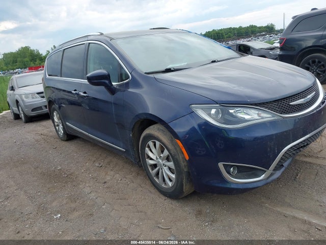 Продаж на аукціоні авто 2018 Chrysler Pacifica Touring L, vin: 2C4RC1BG1JR114160, номер лоту: 45435514