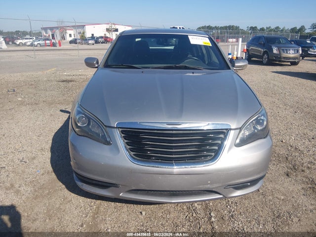 2014 Chrysler 200 Limited მანქანა იყიდება აუქციონზე, vin: 1C3CCBCG7EN151568, აუქციონის ნომერი: 45435655