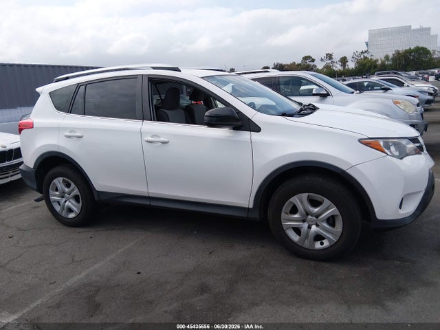 Toyota RAV4 LE 2015 JTMZFREV8FD053450 Image 13