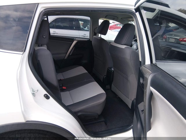 Toyota RAV4 LE 2015 JTMZFREV8FD053450 Image 8