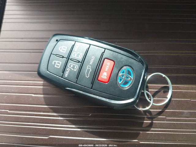 5TDYRKEC9RS215720 Toyota SIENNA XLE