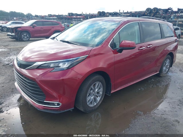 5TDYRKEC9RS215720 Toyota SIENNA XLE