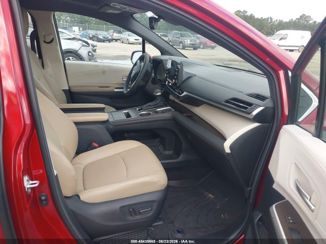 5TDYRKEC9RS215720 Toyota SIENNA XLE