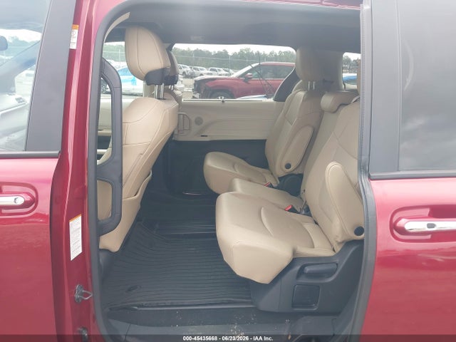 5TDYRKEC9RS215720 Toyota SIENNA XLE