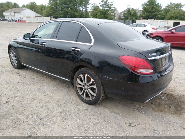 45435700 :رقم المزاد ، WDDWF4KBXHR235680 vin ، 2017 Mercedes-benz C 300 4matic/luxury 4matic/sport 4matic مزاد بيع