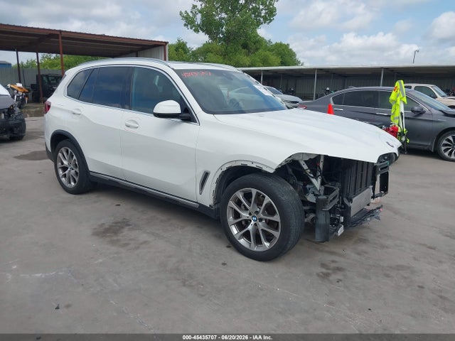 45435707 :رقم المزاد ، 5UXCR6C06N9L57105 vin ، 2022 Bmw X5 Xdrive40i مزاد بيع