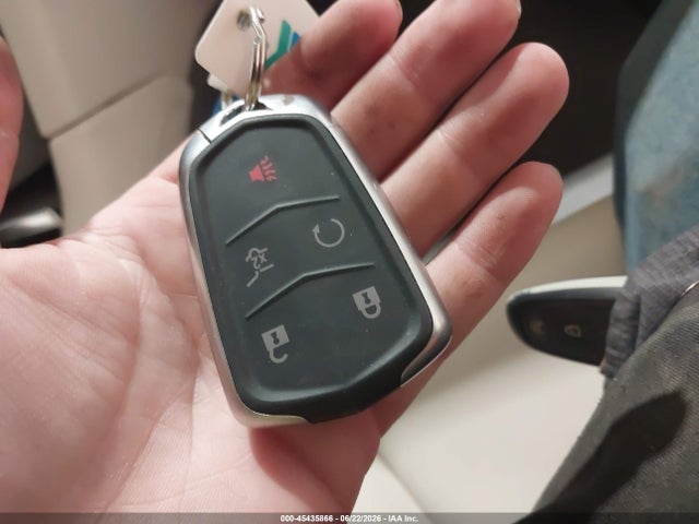45435866 :رقم المزاد ، 1GYKNDRS3NZ136741 vin ، 2022 Cadillac Xt5 Premium Luxury مزاد بيع