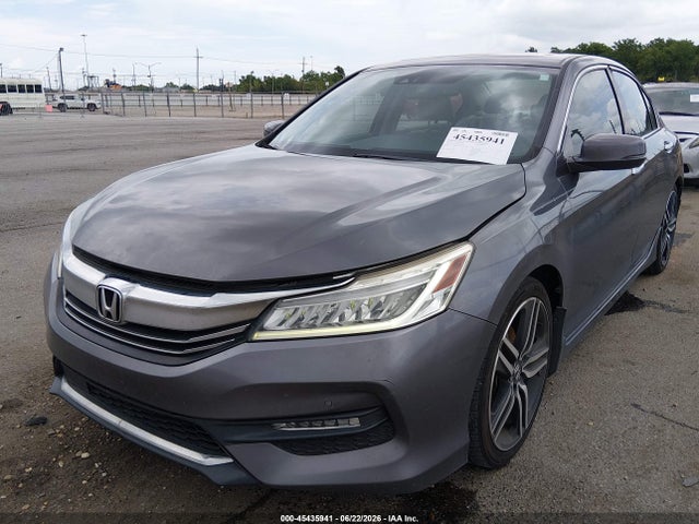 Honda Accord Touring 2016 1HGCR3F98GA016415 Image 2