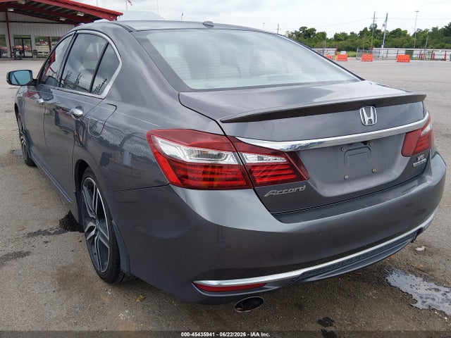 Honda Accord Touring 2016 1HGCR3F98GA016415 Image 3