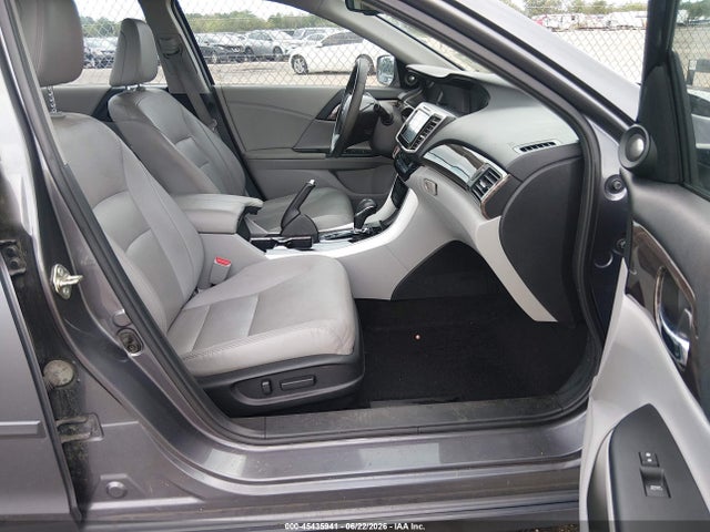 Honda Accord Touring 2016 1HGCR3F98GA016415 Image 5