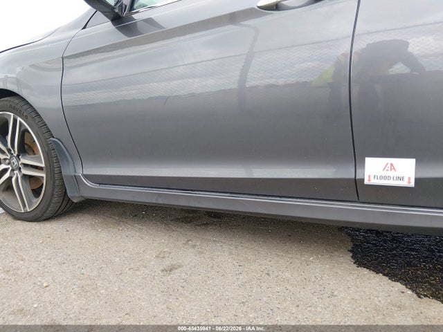 Honda Accord Touring 2016 1HGCR3F98GA016415 Image 8