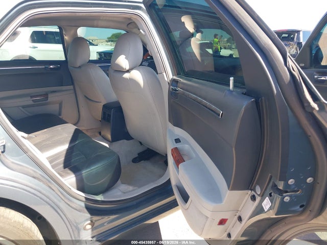 2006 Chrysler 300c მანქანა იყიდება აუქციონზე, vin: 2C3KA63H16H111112, აუქციონის ნომერი: 45435957