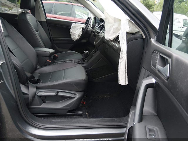 3VV2B7AX9JM056591 Volkswagen Tiguan 2.0t Se/2.0t Sel