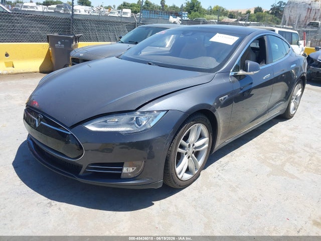 Tesla Model S 70d/85d/p85d 2015 5YJSA1E25FF116410 Image 2