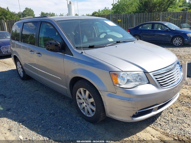 2016 Chrysler Town & Country Touring მანქანა იყიდება აუქციონზე, vin: 2C4RC1BG9GR267555, აუქციონის ნომერი: 45436098