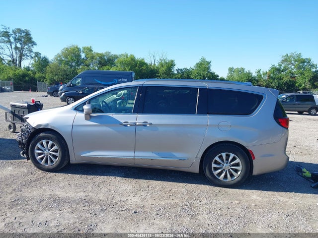 45436118 :رقم المزاد ، 2C4RC1BG9JR214121 vin ، 2018 Chrysler Pacifica Touring L مزاد بيع