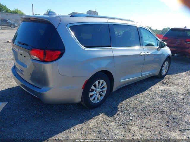 45436118 :رقم المزاد ، 2C4RC1BG9JR214121 vin ، 2018 Chrysler Pacifica Touring L مزاد بيع