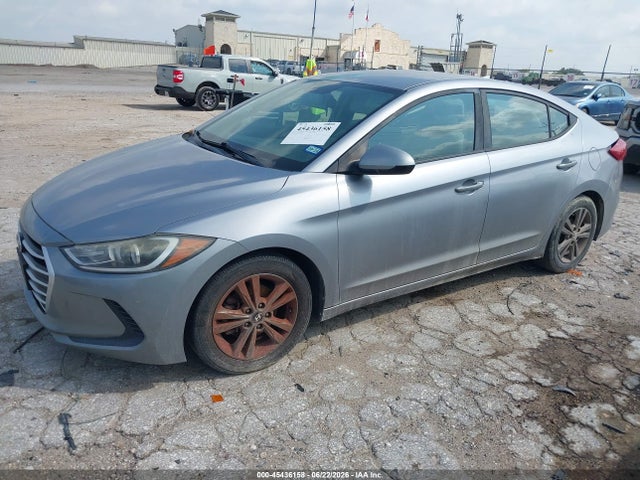 Hyundai ELANTRA SE 2017 5NPD84LF8HH022585 Image 2