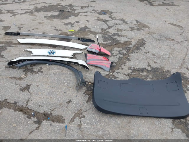 JTMRJREV5GD024827 Toyota Rav4 Hybrid Xle