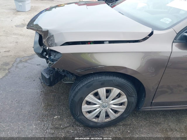 2013 Volkswagen Jetta 2.0l S მანქანა იყიდება აუქციონზე, vin: 3VW2K7AJ9DM401212, აუქციონის ნომერი: 45436249
