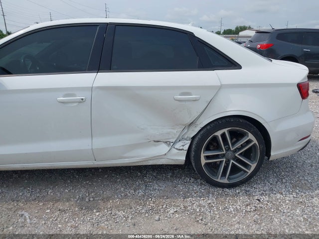 45436280 :رقم المزاد ، WAUAUGFFXH1032597 vin ، 2017 Audi A3 Premium مزاد بيع