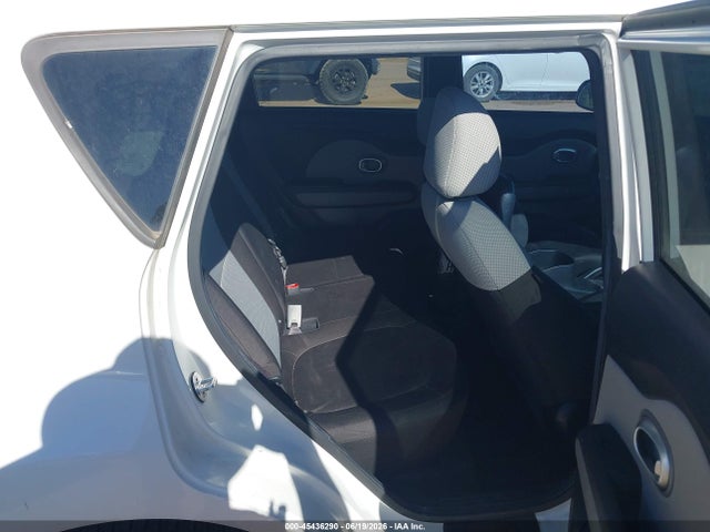 KIA Soul 2016 KNDJN2A28G7388775 Image 8