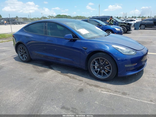 Tesla Model 3 Long Range Dual Motor All-wheel Drive 2022 5YJ3E1EB1NF260852 головне зображення