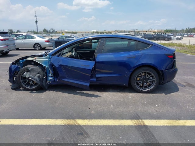 45436292 :رقم المزاد ، 5YJ3E1EB1NF260852 vin ، 2022 Tesla Model 3 Long Range Dual Motor All-wheel Drive مزاد بيع