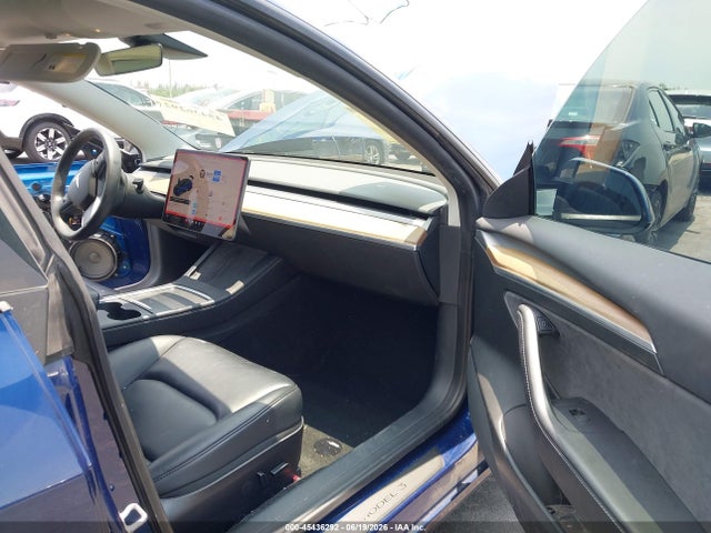 45436292 :رقم المزاد ، 5YJ3E1EB1NF260852 vin ، 2022 Tesla Model 3 Long Range Dual Motor All-wheel Drive مزاد بيع
