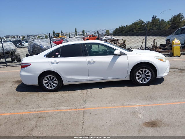 2017 Toyota Camry Le მანქანა იყიდება აუქციონზე, vin: 4T1BF1FK1HU644144, აუქციონის ნომერი: 45436406