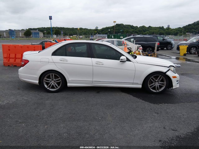 Продаж на аукціоні авто 2014 Mercedes-benz C 250 Sport, vin: WDDGF4HB1EG221802, номер лоту: 45436534