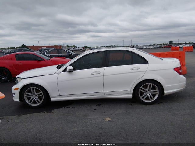 Продаж на аукціоні авто 2014 Mercedes-benz C 250 Sport, vin: WDDGF4HB1EG221802, номер лоту: 45436534