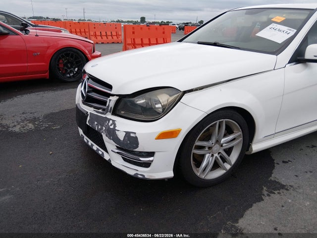 Продаж на аукціоні авто 2014 Mercedes-benz C 250 Sport, vin: WDDGF4HB1EG221802, номер лоту: 45436534