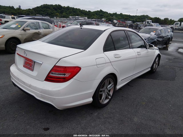 Продаж на аукціоні авто 2014 Mercedes-benz C 250 Sport, vin: WDDGF4HB1EG221802, номер лоту: 45436534