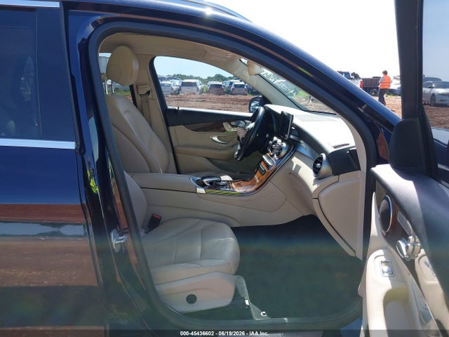45436602 :رقم المزاد ، WDC0G4KB6GF031725 vin ، 2016 Mercedes-benz Glc 300 4matic مزاد بيع