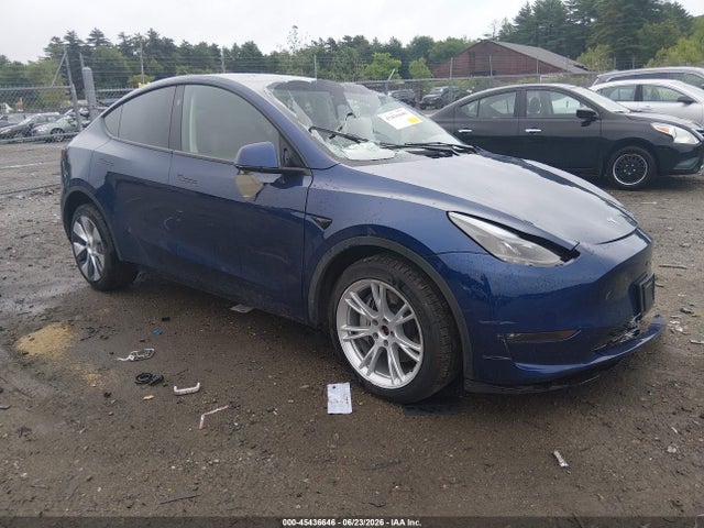 Tesla Model Y Long Range Dual Motor All-wheel Drive 2024 7SAYGAEE0RF989069 главное изображение