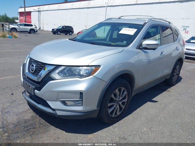 Nissan ROGUE SV 2017 5N1AT2MM1HC757273 Image 2